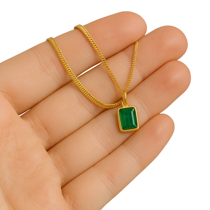 Collier Double Chaîne Dorée Avec Pendentif Vert Alessia