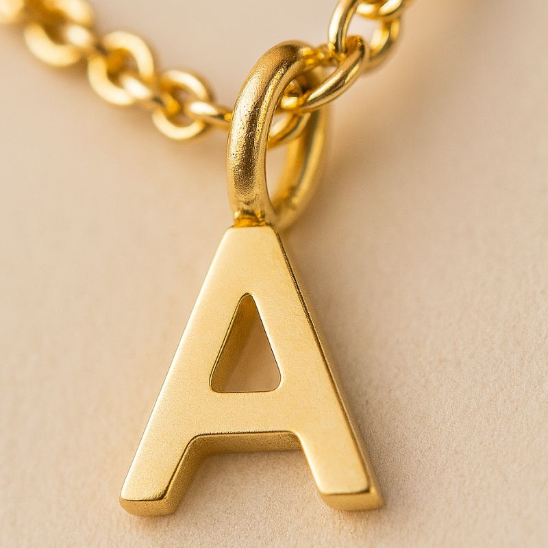 Collier Initiale Doré Style Intemporel Ava