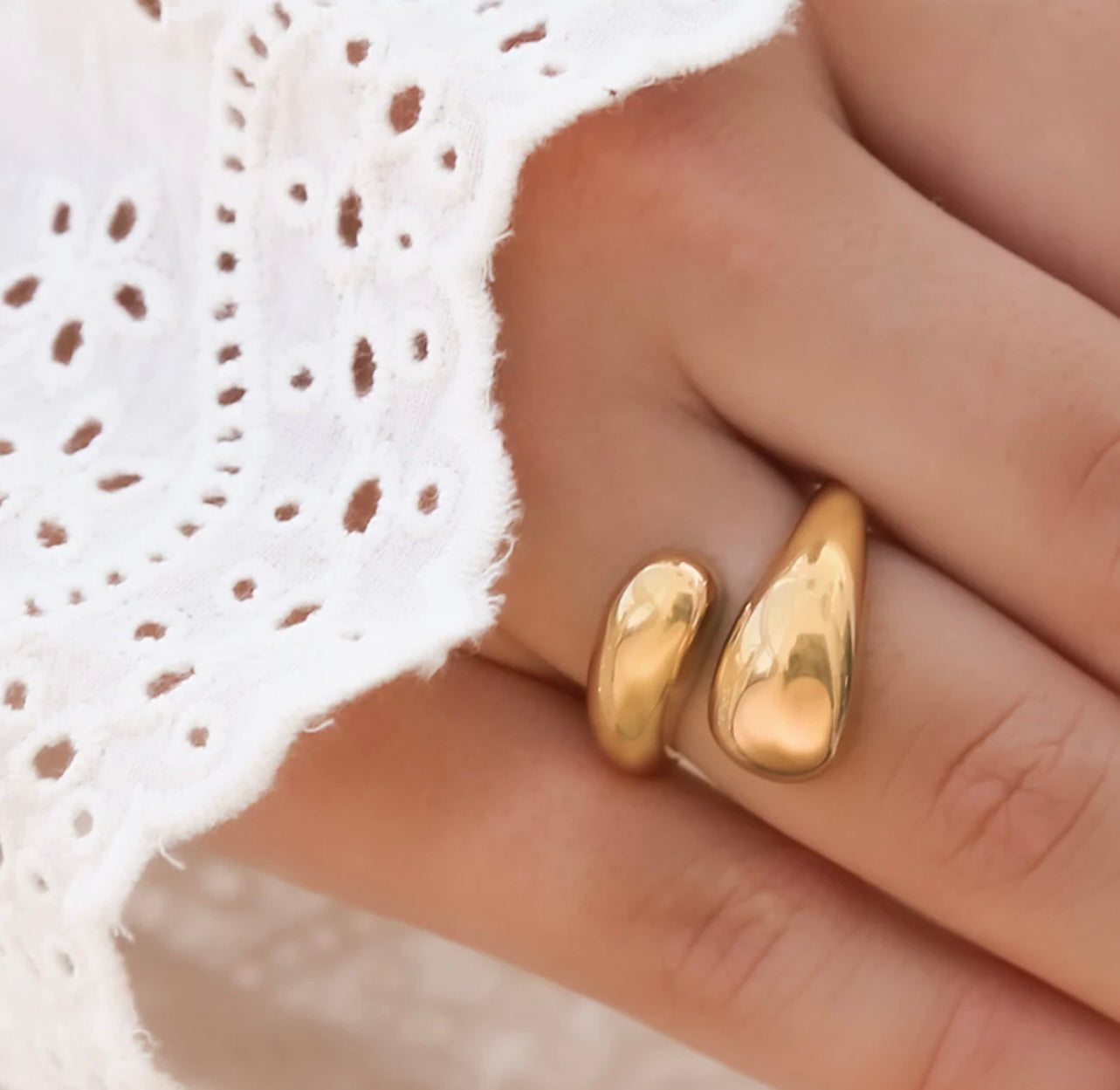 Double Chic Ring