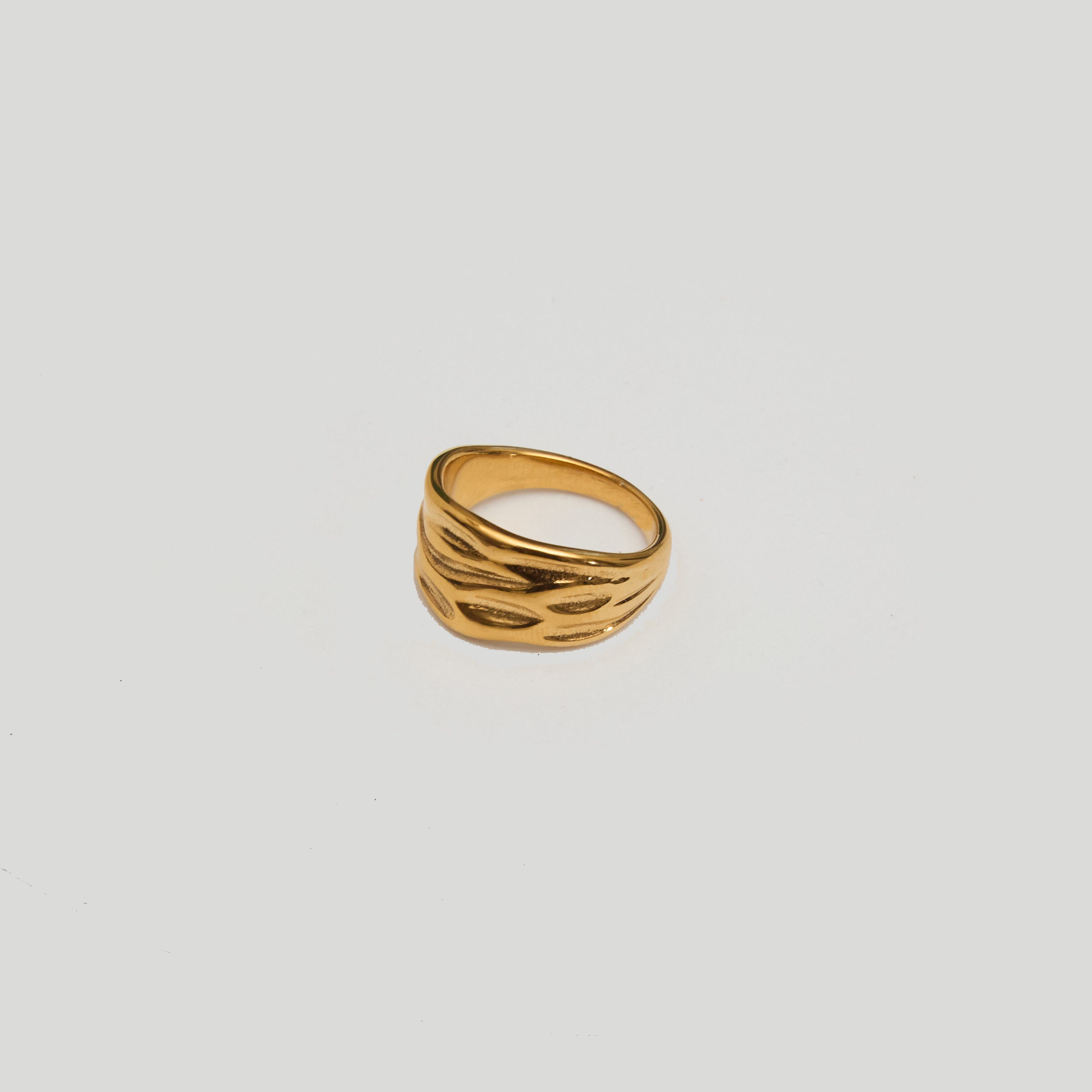 "Mila" Hammered Ring